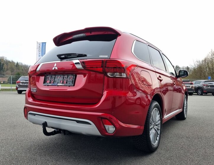 Mitsubishi Outlander SUV / Terénní 2,4 l 165 kw
