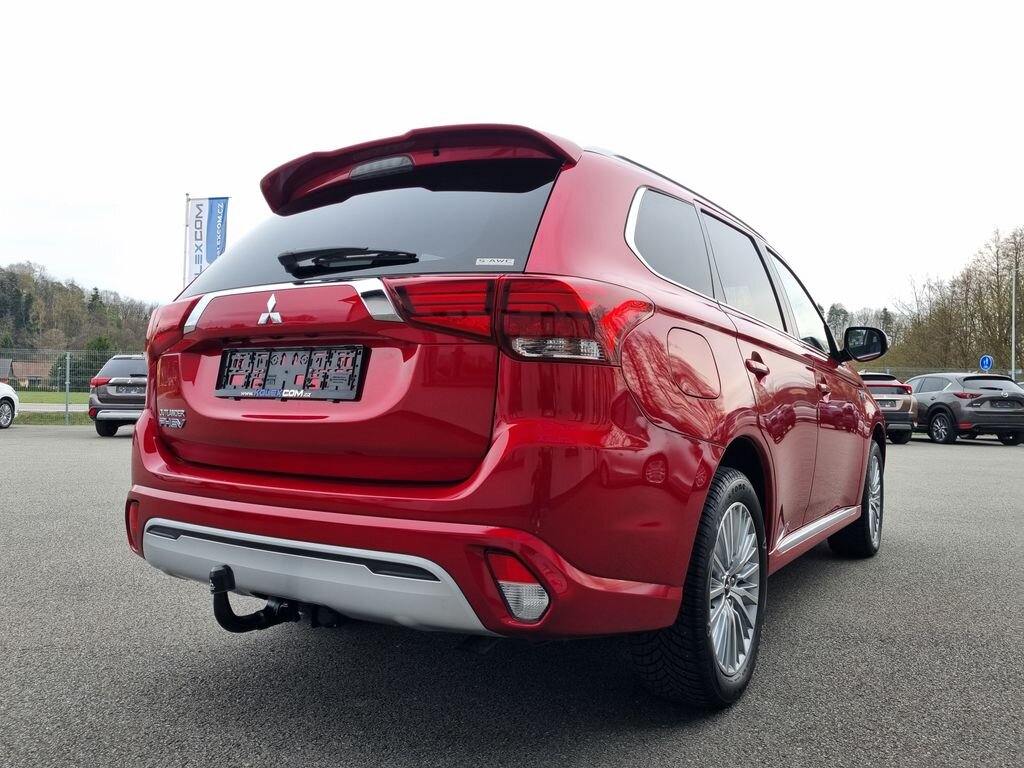 Mitsubishi Outlander SUV / Terénní 2,4 l 165 kw
