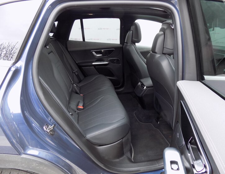 Mercedes-Benz EQE 17