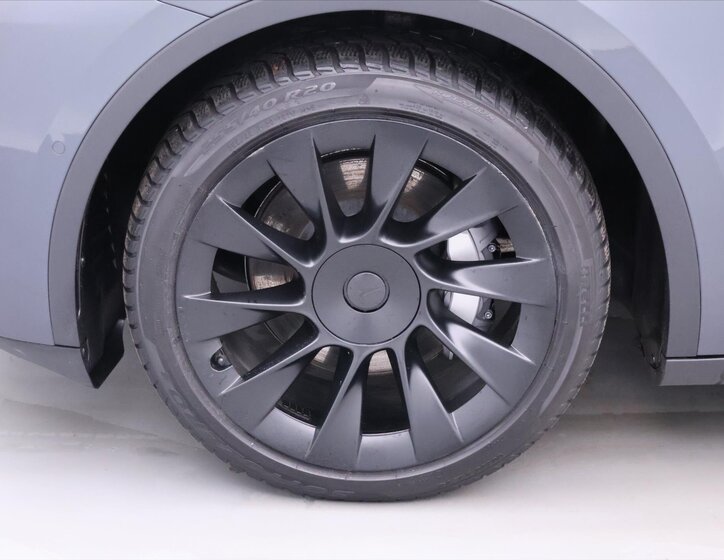 Tesla Model Y SUV / Terénní 0,0 258 kw