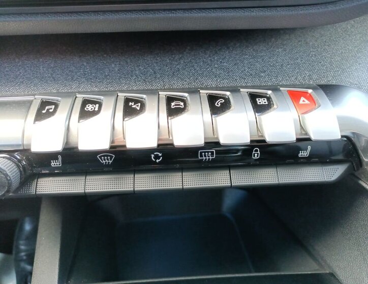 Peugeot 3008 SUV / Terénní 1,6 l 88 kw