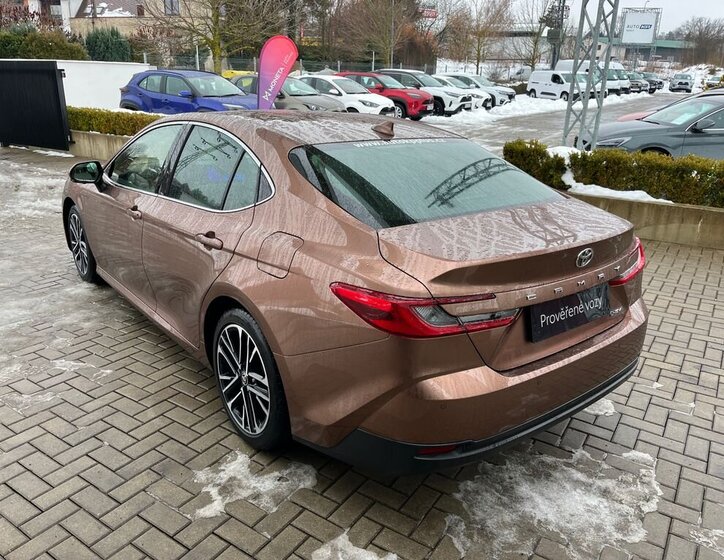 Toyota Camry Sedan 2,5 l 137 kw