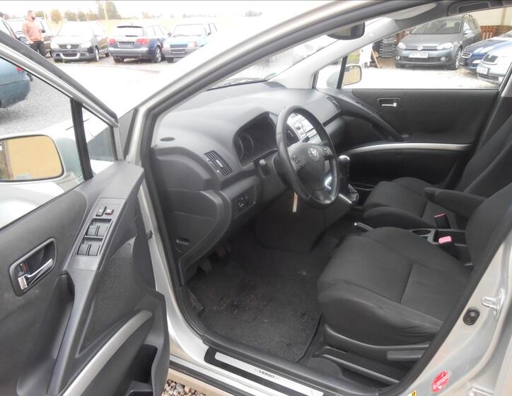 Toyota Corolla Verso 11