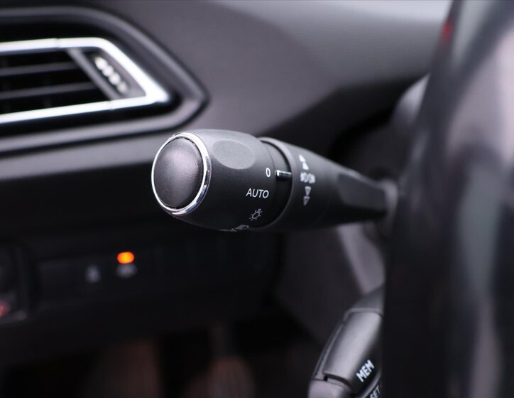 Peugeot 308 Kombi 1,2 l 96 kw