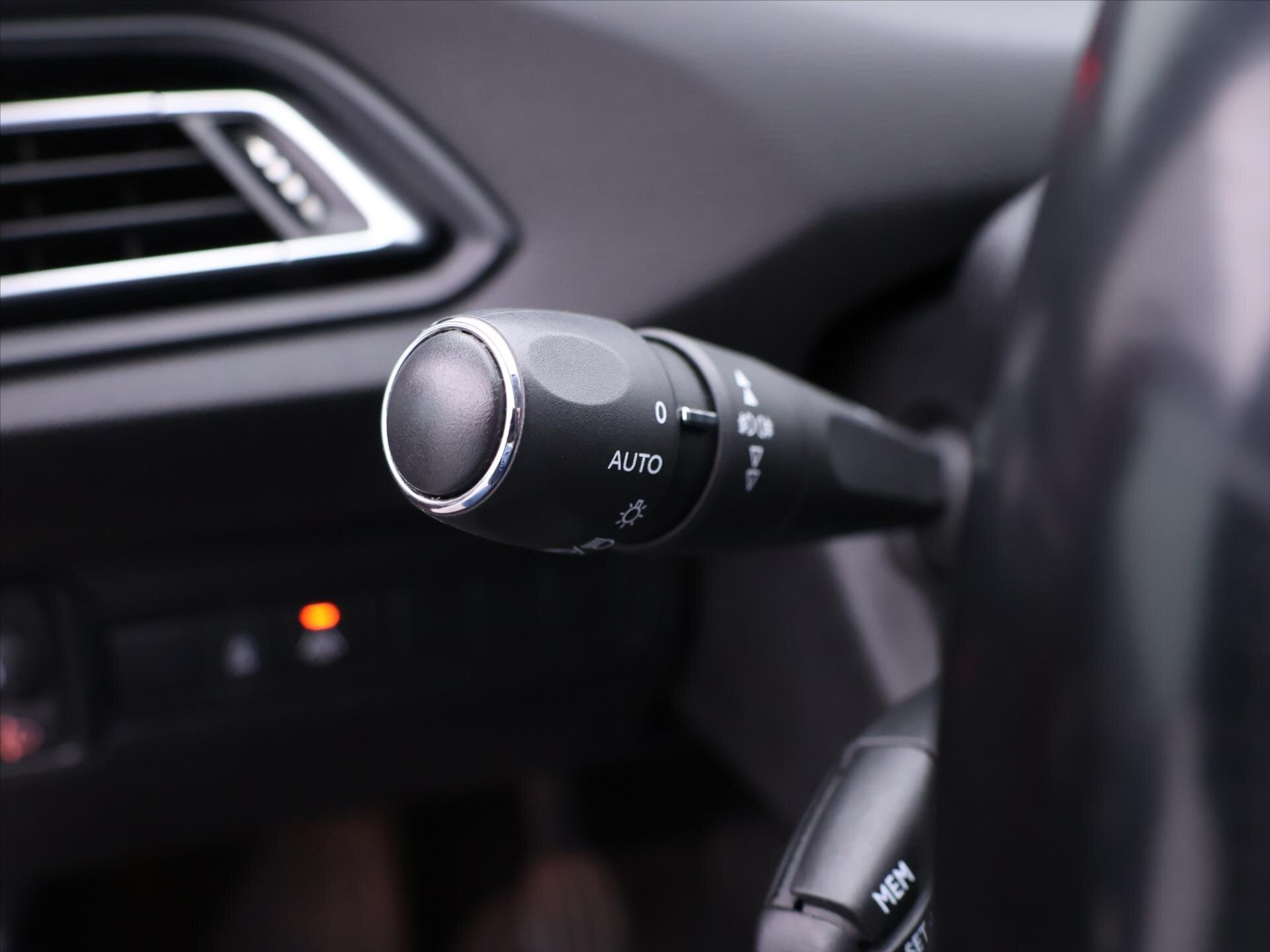 Peugeot 308 Kombi 1,2 l 96 kw