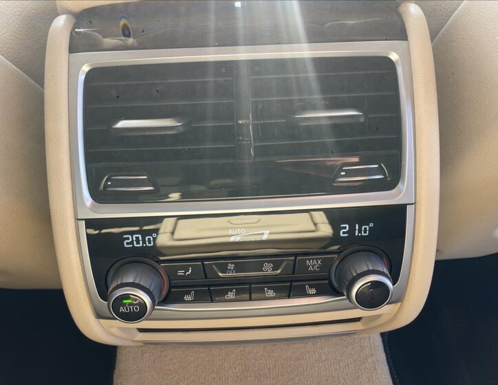 BMW Řada 7 Sedan 3,0 l 210 kw