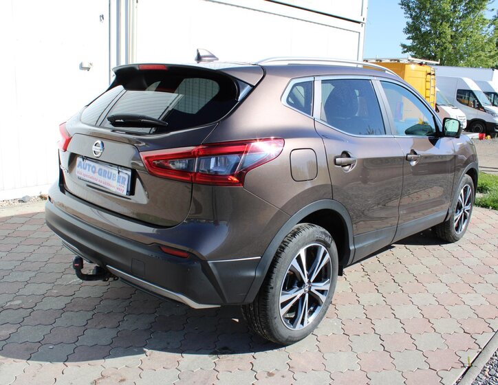 Nissan Qashqai SUV / Terénní 1,3 l 117 kw