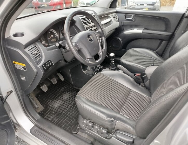 KIA Sportage SUV / Terénní 2,0 l 103 kw