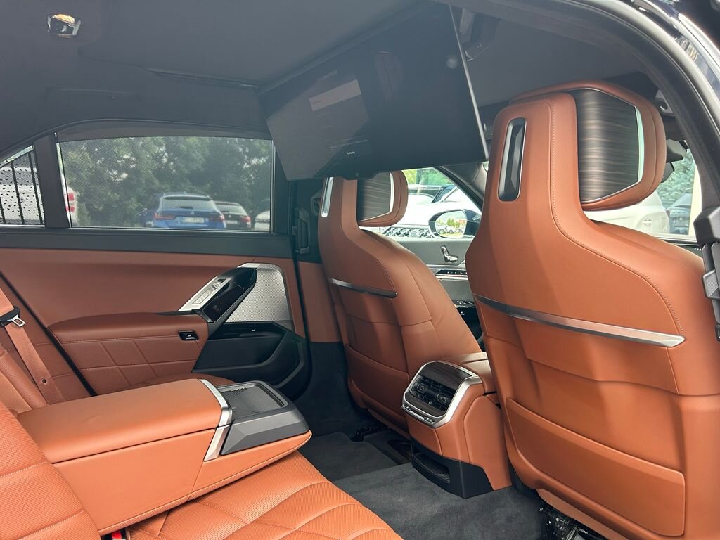 BMW i7 Sedan / Limuzína 0,0 400 kw