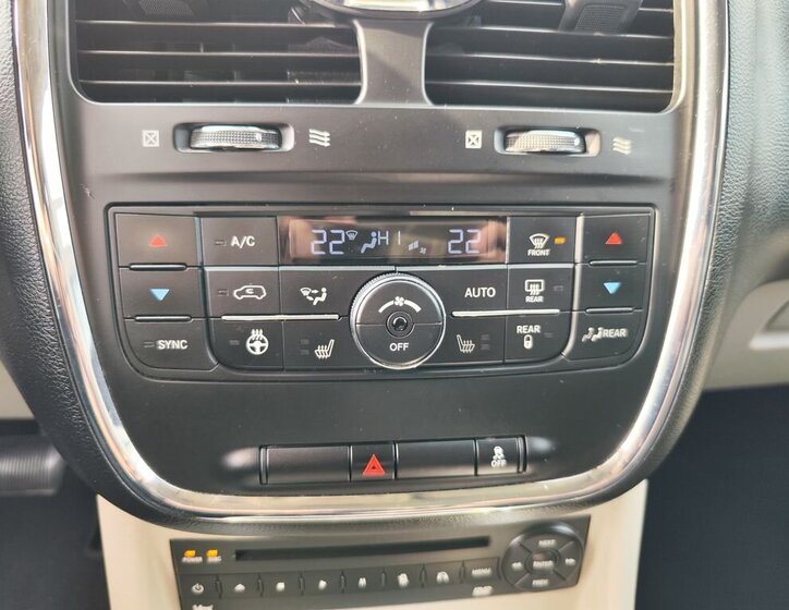 Lancia Voyager MPV 2,8 l 120 kw