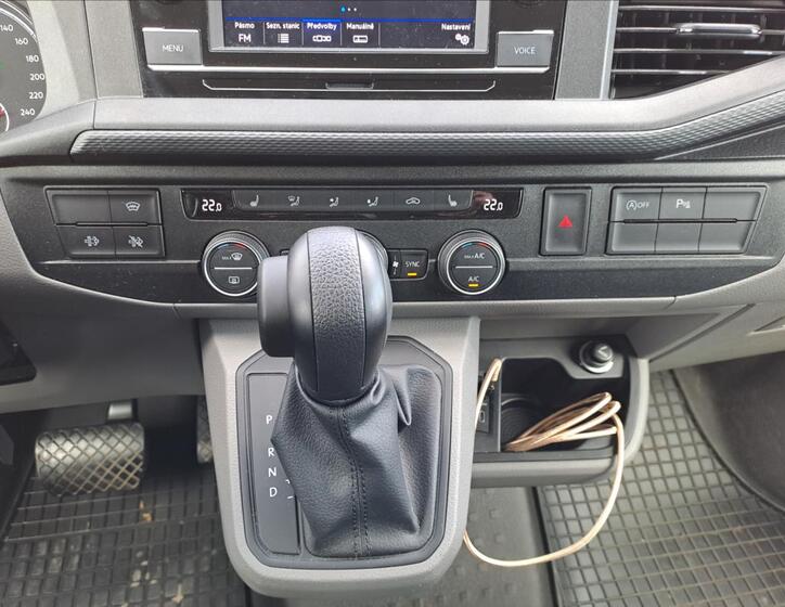 Volkswagen Caravelle 17