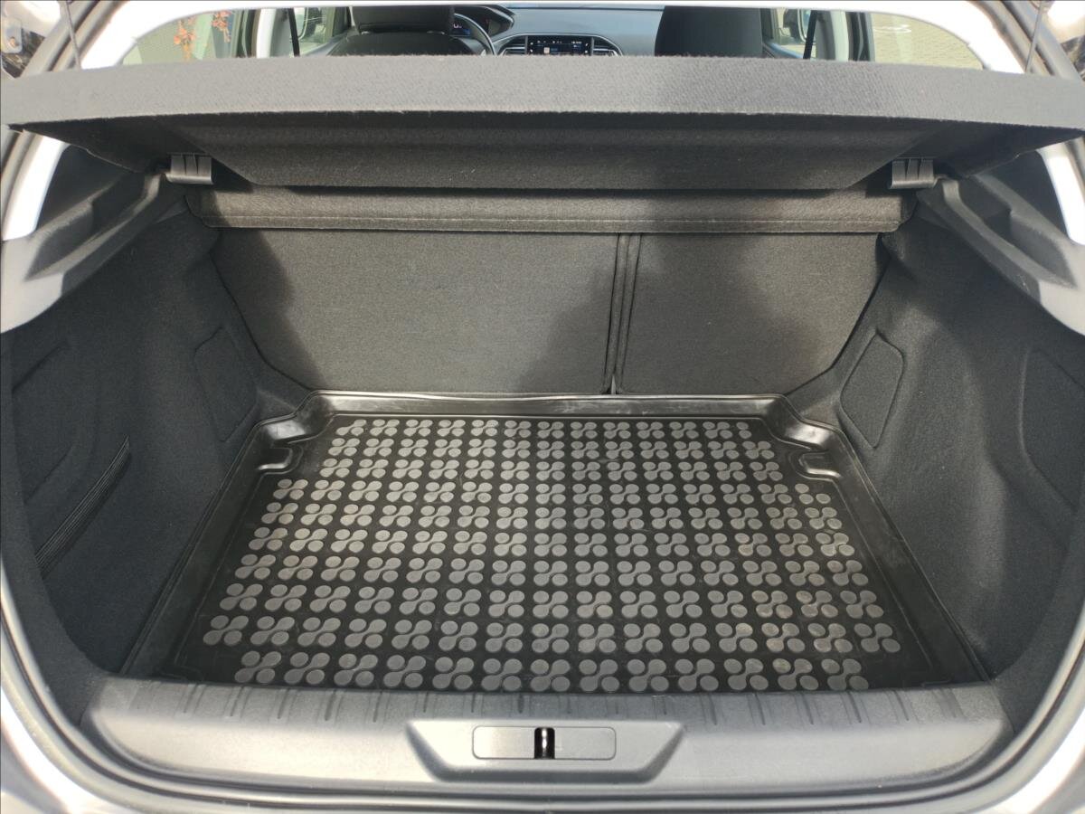 Peugeot 308 Hatchback 1,2 l 81 kw