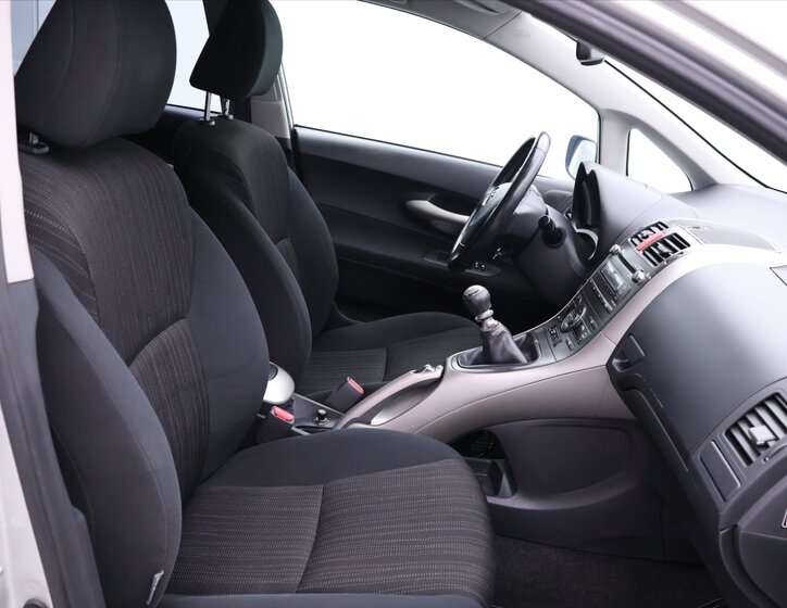 Toyota Auris Hatchback 2,0 l 93 kw