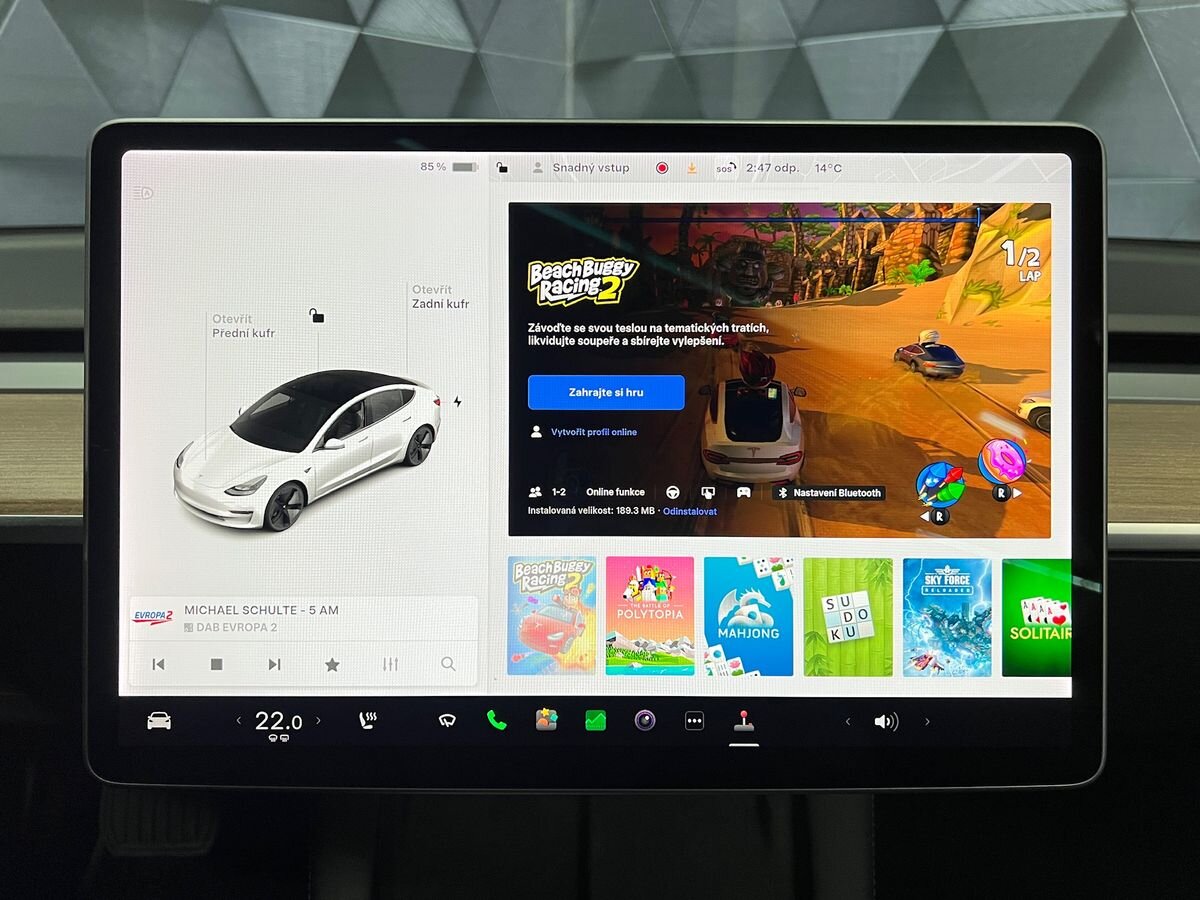 Tesla Model 3 Sedan / Limuzína 0,0 239 kw