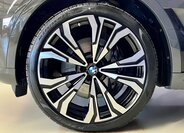 BMW X7 SUV / Terénní 4,4 l 390 kw