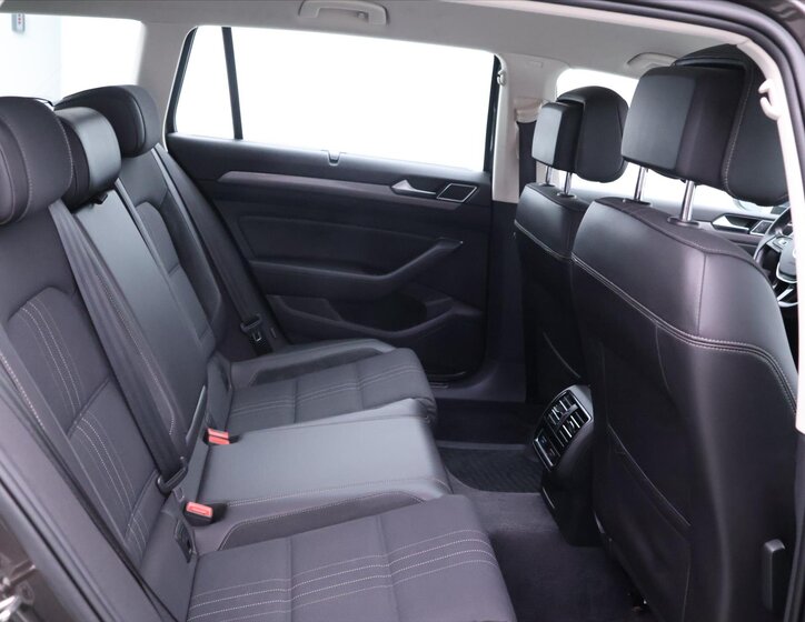 Volkswagen Passat Kombi 2,0 l 140 kw