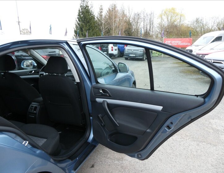 Škoda Octavia Sedan / Limuzína 1,6 l 75 kw