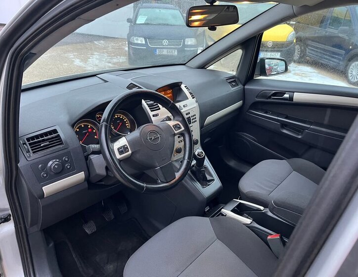 Opel Zafira MPV 1,9 l 88 kw