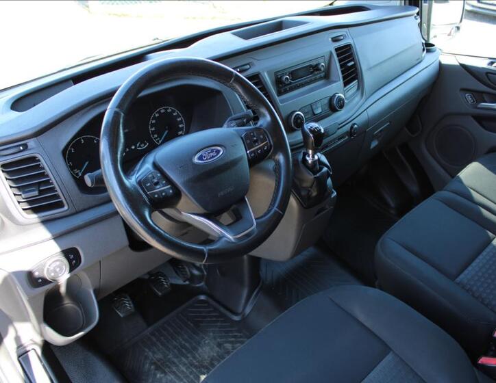 Ford Transit Custom 11