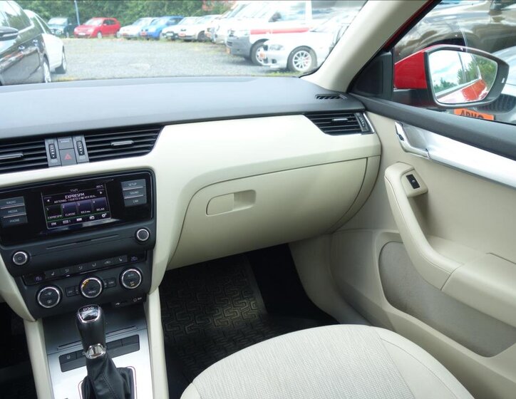 Škoda Octavia Liftback 1,6 l 81 kw