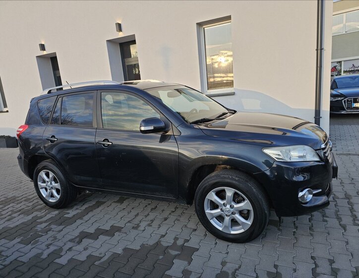 Toyota RAV4 Kombi 2,2 l 110 kw