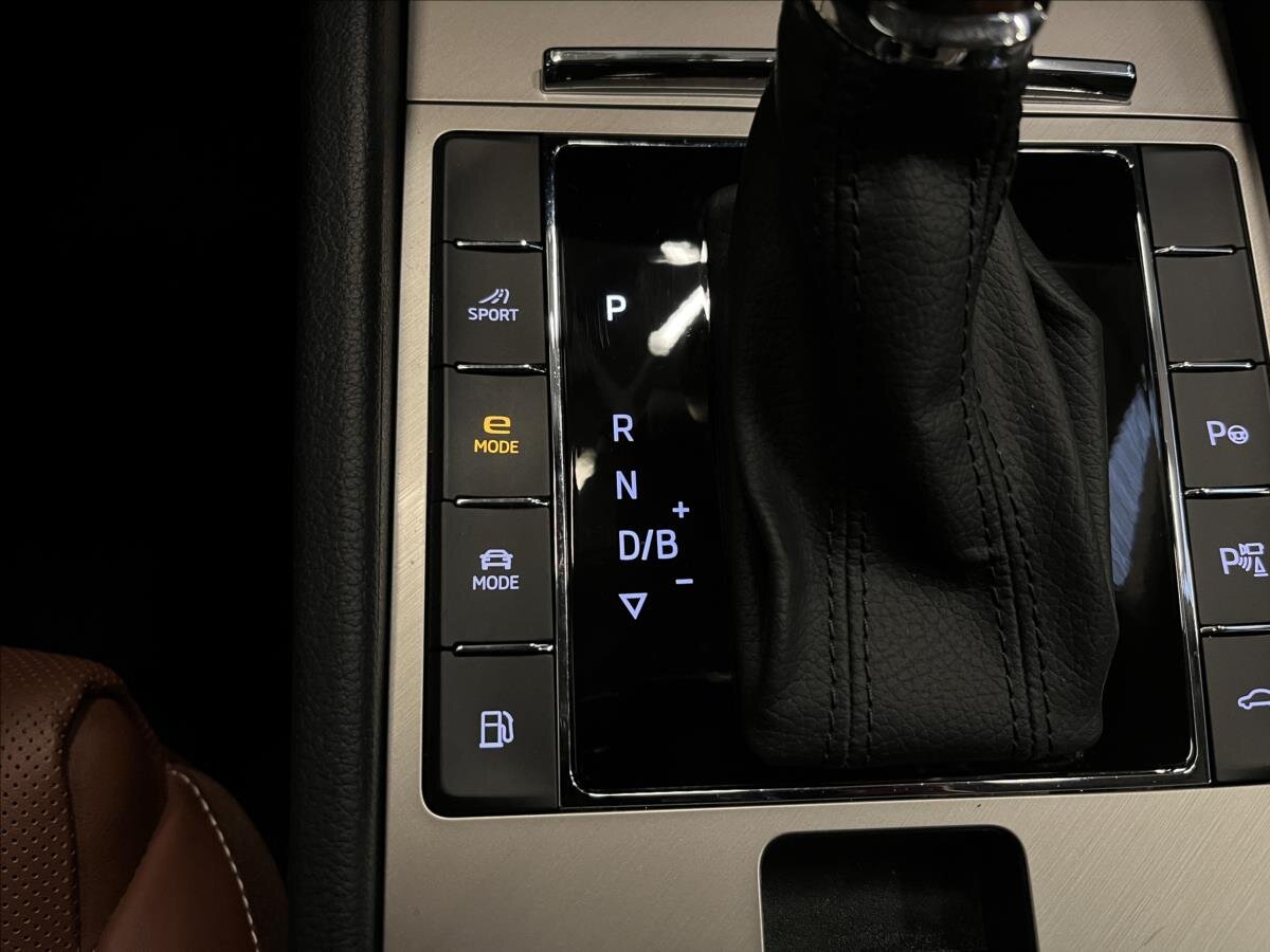 Škoda Superb Liftback 1,4 l 160 kw