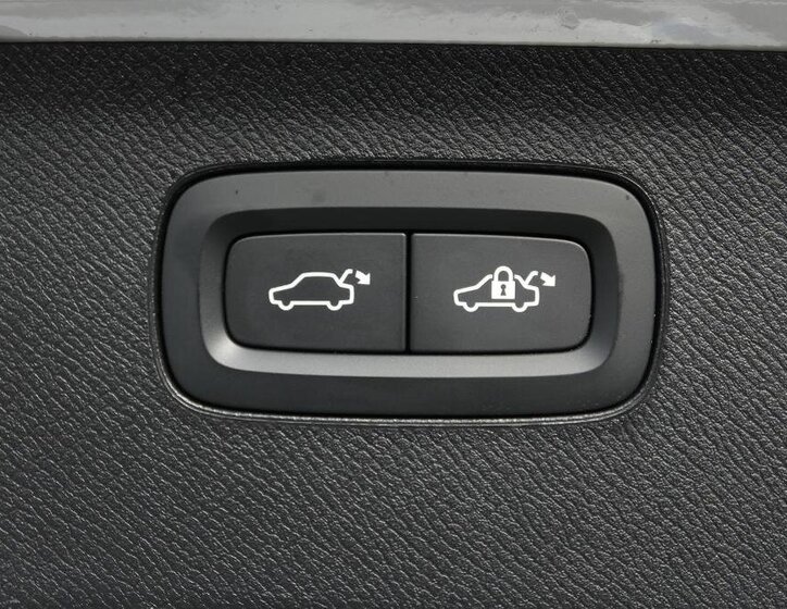 Volvo XC90 SUV / Terénní 2,0 l 173 kw