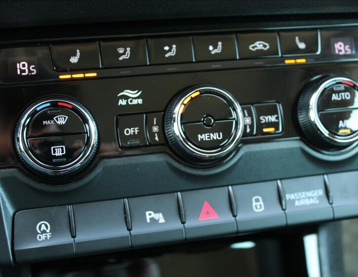 Škoda Karoq SUV / Terénní 1,5 l 110 kw