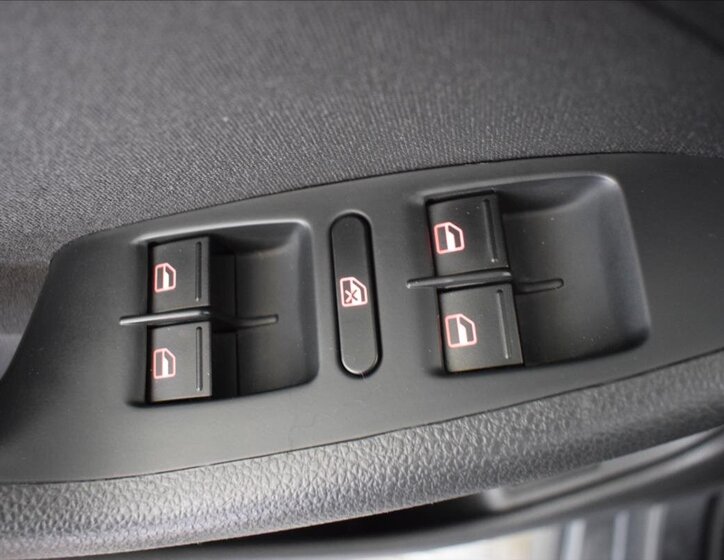 Volkswagen Jetta Sedan / Limuzína 1,2 l 77 kw