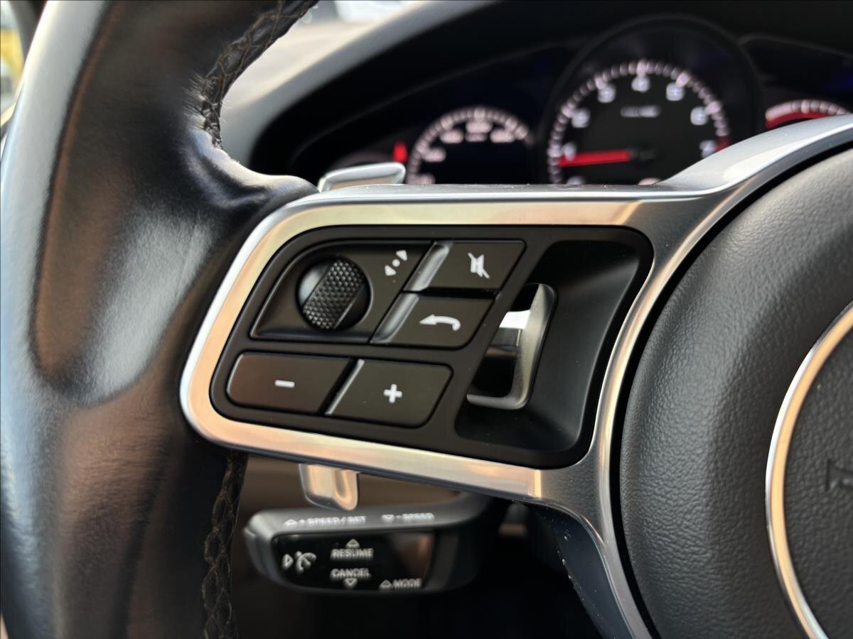 Porsche Cayenne SUV 3,0 l 250 kw