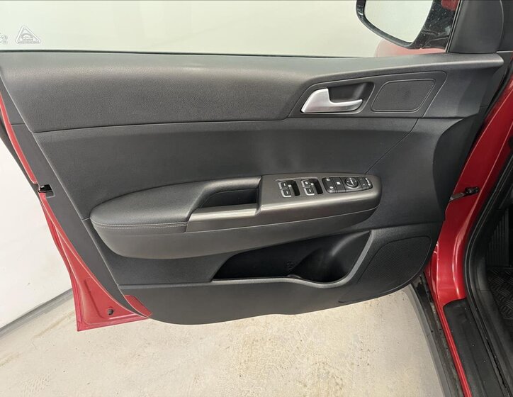 KIA Sportage SUV / Terénní 2,0 l 100 kw