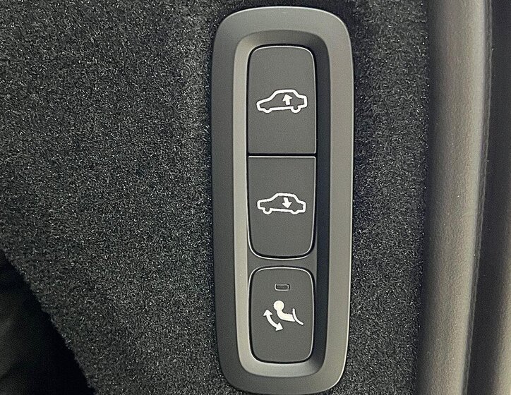 Volvo XC90 SUV / Terénní 2,0 l 335 kw