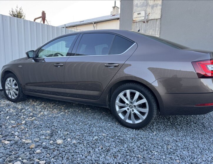 Škoda Octavia Sedan / Limuzína 2,0 l 110 kw