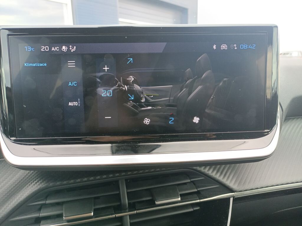 Peugeot 2008 SUV / Terénní 1,2 l 74 kw