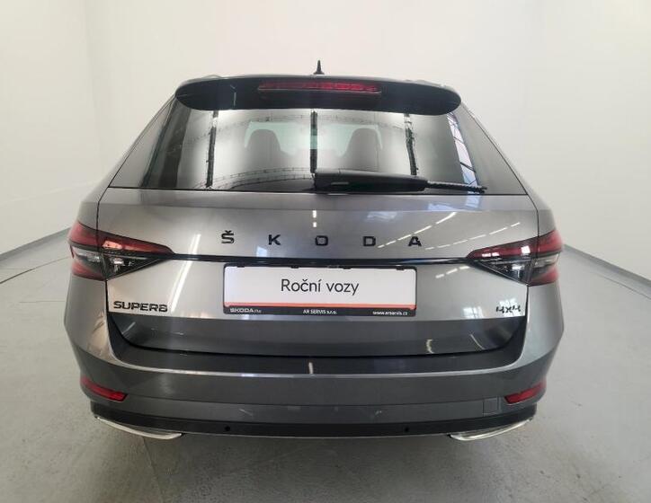 Škoda Superb 9