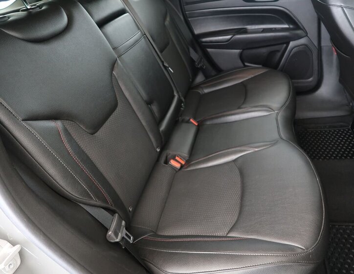 Jeep Compass SUV / Terénní 1,3 l 132 kw