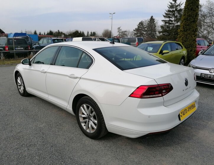 Volkswagen Passat Sedan / Limuzína 1,5 l 110 kw