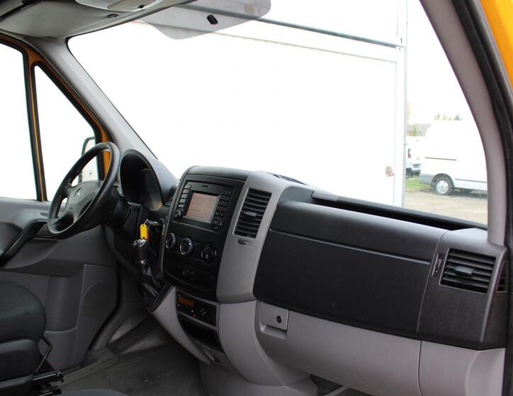 Mercedes-Benz Sprinter 10