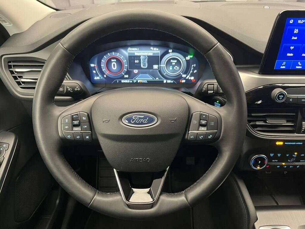 Ford Kuga SUV / Terénní 2,5 l 140 kw