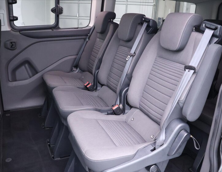 Ford Tourneo Custom Kombi 2,0 l 125 kw