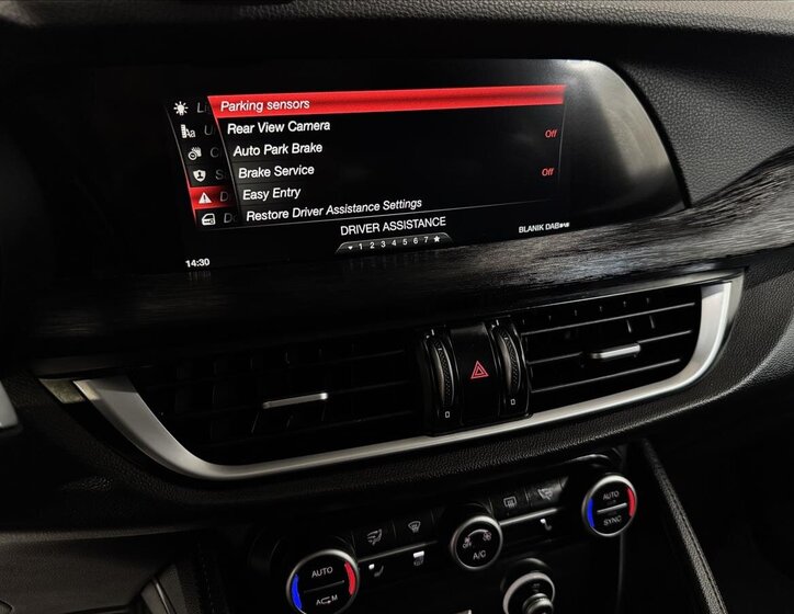 Alfa Romeo Stelvio 26