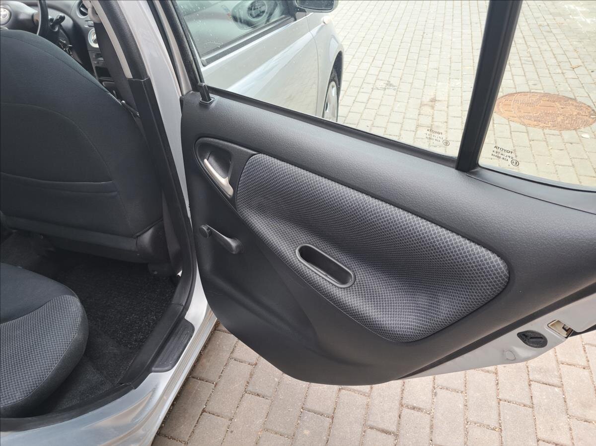 Toyota Yaris Hatchback 1,4 l 55 kw