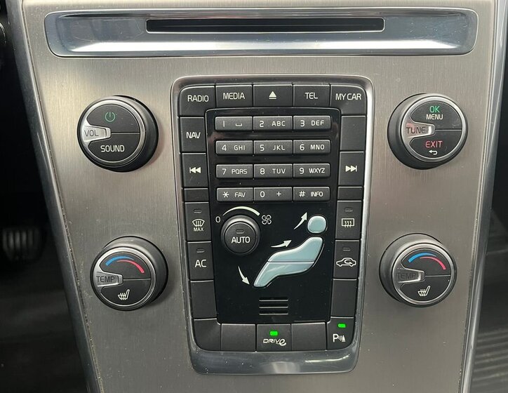 Volvo XC60 SUV / Terénní 2,0 l 120 kw