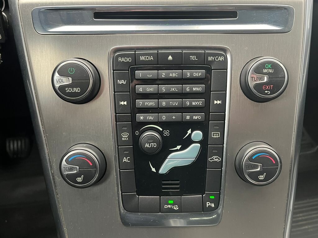 Volvo XC60 SUV / Terénní 2,0 l 120 kw