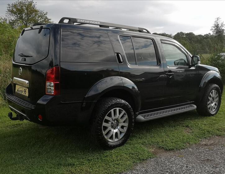 Nissan Pathfinder 34