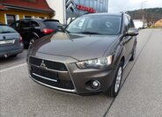 Mitsubishi Outlander 3