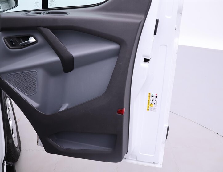 Ford Transit Custom 13