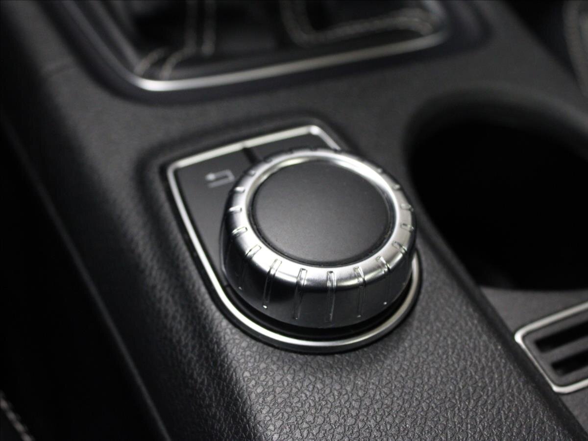 Mercedes-Benz GLA Kombi 1,6 l 90 kw