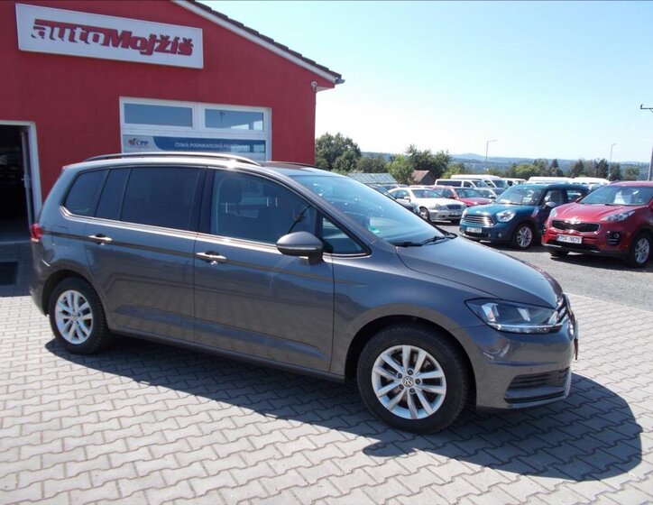 Volkswagen Touran 7