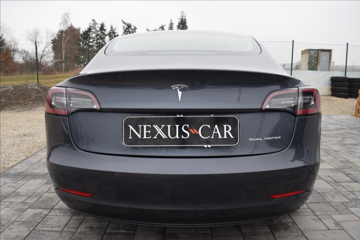 Tesla Model 3 Sedan 0,0 366 kw